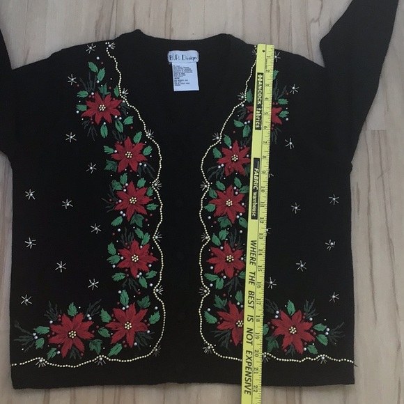 Vintage  Black Embroidered Poinsettia Bead Pearl Winter Party Christmas Sweater - Picture 4 of 11